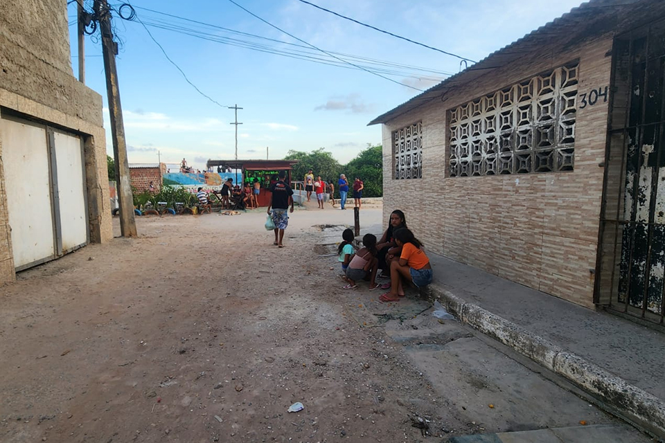 Comunidade vive o luto no dia seguinte à morte Deivson Rocha no ataque de tubarão em Del Chifre/Marília Parente/DP
