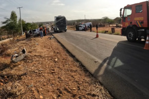 Acidente aconteceu na manh&atilde; deste s&aacute;bado na PE-275, entre S&atilde;o Jos&eacute; do Egito e Tuparetama