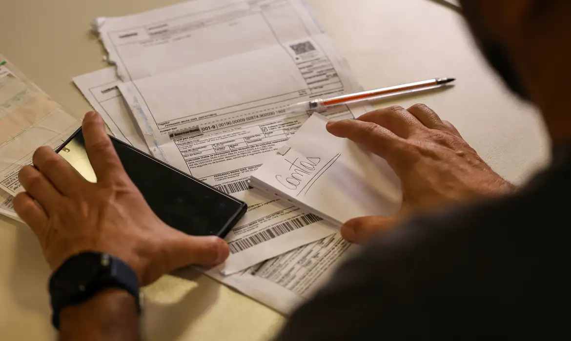 Contas/Marcelo Camargo/Agência Brasil