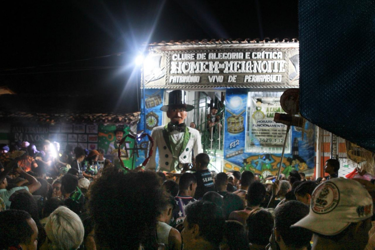 Festa dos 94 anos do Homem da Meia-Noite  atrai foliões em Olinda (Foto: Wanderson Oliveira/DP Foto)