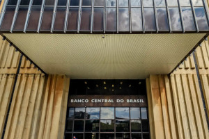 O Banco Central confirmou a flexibiliza&ccedil;&atilde;o nos juros para a pr&oacute;xima reuni&atilde;o do Copom, em mar&ccedil;o