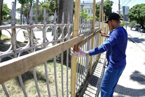 Pra&ccedil;a da Rep&uacute;blica foi mais um dos pontos a receber tapumes de prote&ccedil;&atilde;o