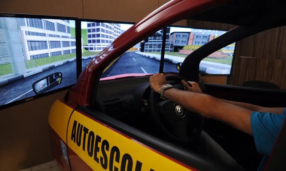 Aula de direção em autoescola/Foto: Gabriel Jabur/Agência Brasil