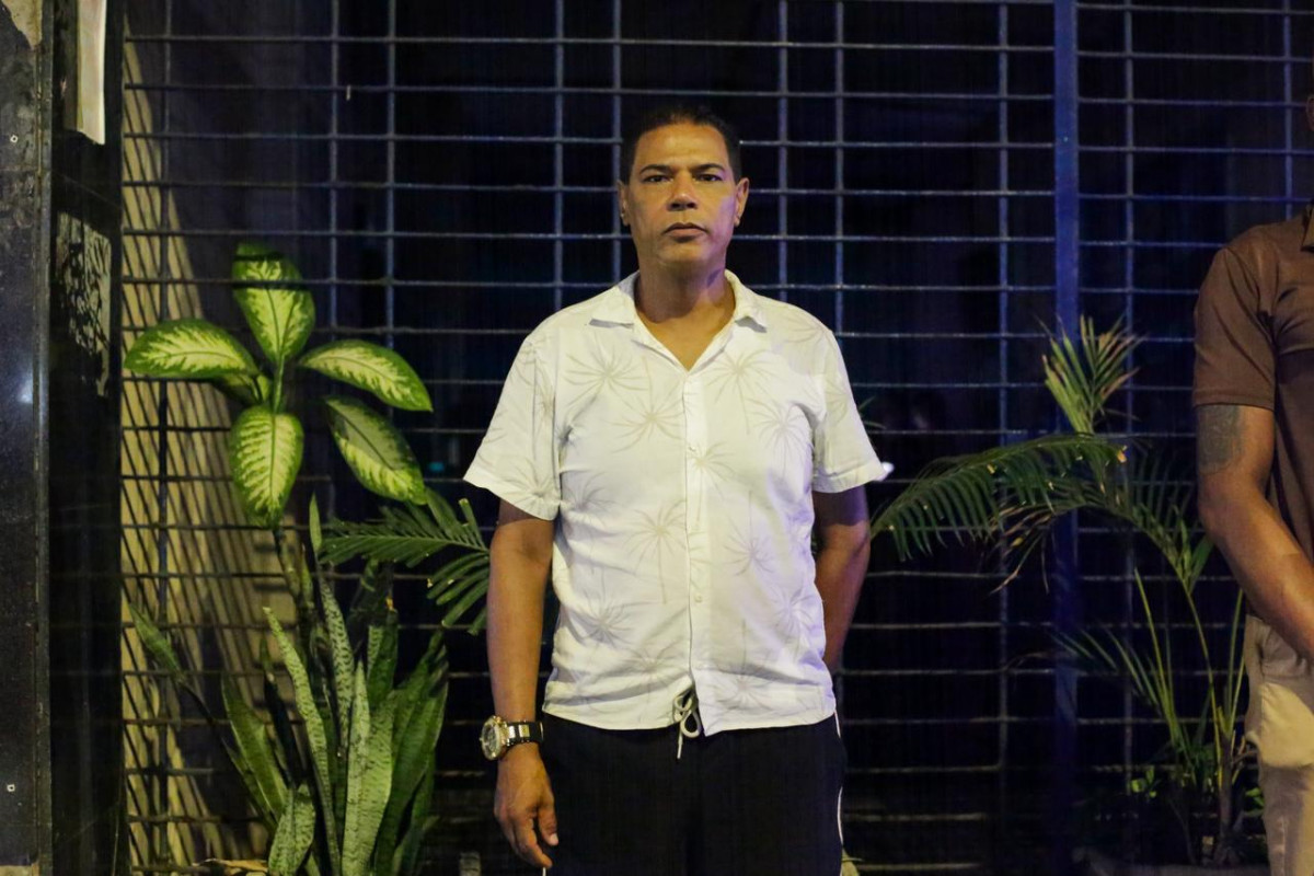 Rodrigo mora no edifício Pirapama e foi informado do incêndio por vizinho (Foto: Crysli Viana/DP Foto)