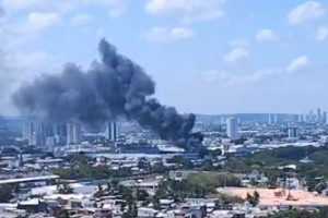 Inc&ecirc;ndio atinge galp&atilde;o na Imbiribeira, na Zona Sul do Recife
