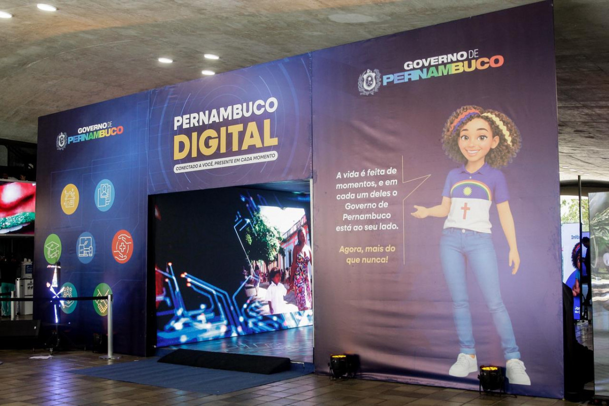 Lançamento da plataforma pe.gov (Foto: Marina Torres / DP Foto)
