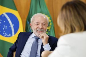 Lula desiste de ir &agrave; posse de Kast, novo presidente do Chile, com Fl&aacute;vio e Eduardo convidados