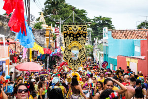 Durante os quatro dias de carnaval, a previs&atilde;o &eacute; de que o per&iacute;odo adicione aproximadamente R$ 141,8 milh&otilde;es em mercadorias &agrave; economia pernambucana