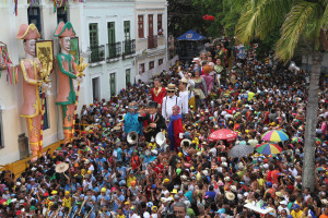 Para o carnaval 2026, a expectativa da CNC &eacute; de movimenta&ccedil;&atilde;o financeira de cerca de R$ 14,48 bilh&otilde;es.