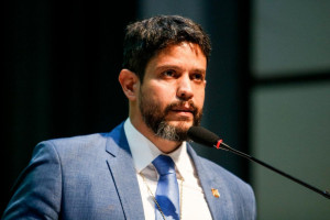 Chefe da Pol&iacute;cia Civil admite em of&iacute;cio que a&ccedil;&atilde;o contra secret&aacute;rio &nbsp;do Recife &nbsp;<br>n&atilde;o foi protocolada