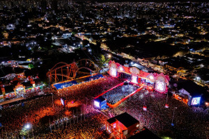 Olinda Beer deve reunir milhares de foli&otilde;es neste domingo (8)