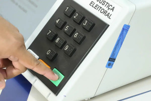 Antecipa&ccedil;&atilde;o do debate eleitoral traz como consequ&ecirc;ncia a redu&ccedil;&atilde;o do espa&ccedil;o para debater pautas estruturantes