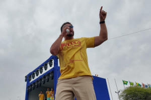 Wesley Safad&atilde;o se apresenta no Olinda Beer 2026