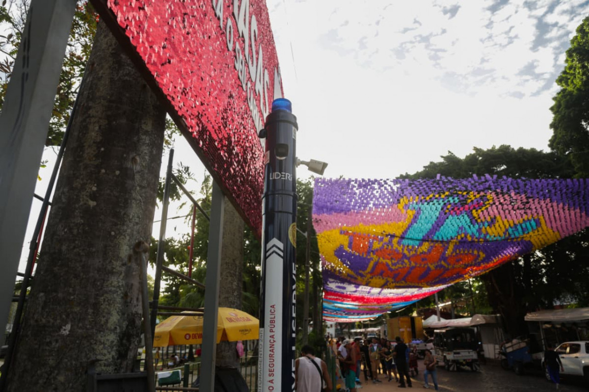Olinda começou a receber sua decoração tradicional (Crysli Viana/DP Foto)