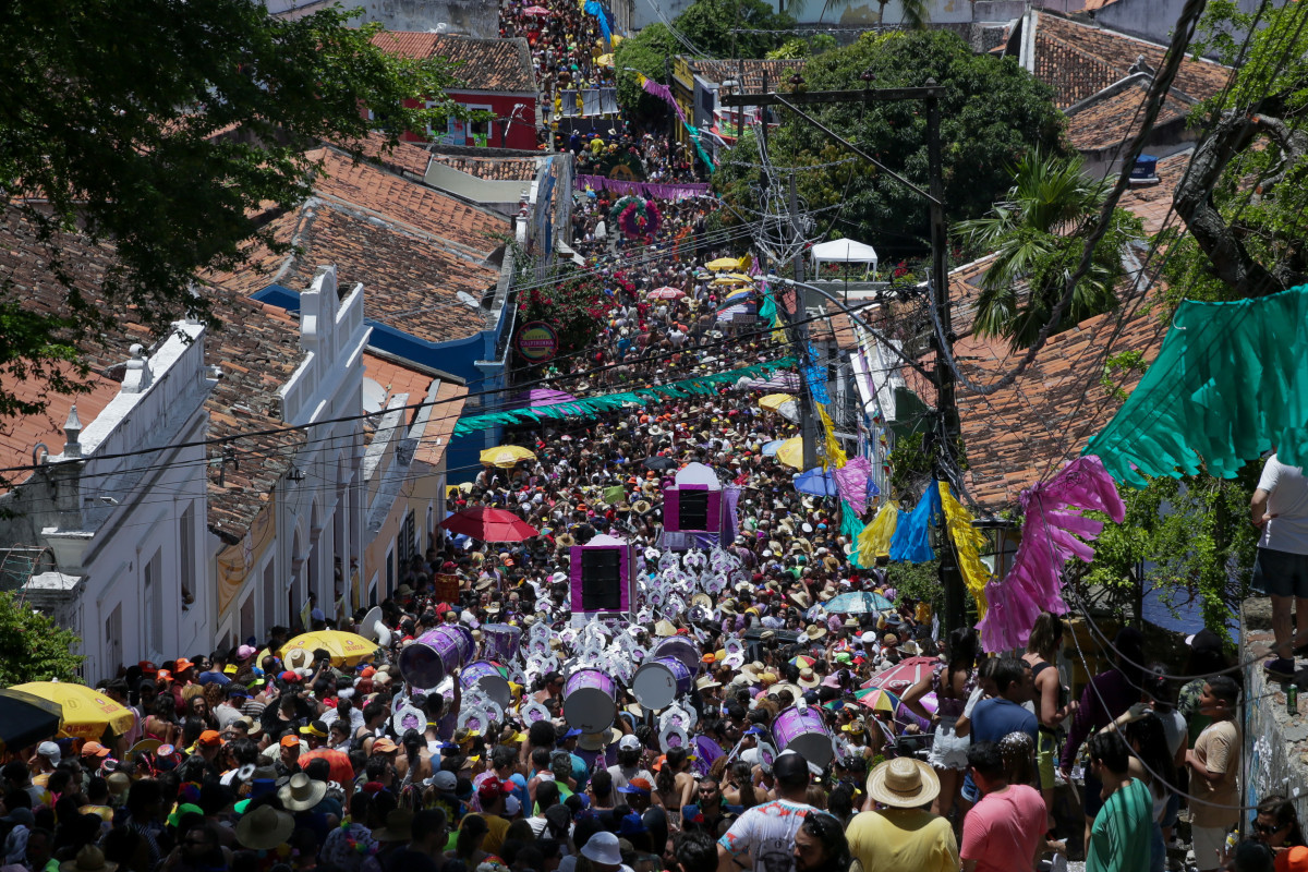 As Sambadeiras desfilaram pelo Sítio Histórico de Olinda durante o carnaval de 2025/ Rafael Vieira/DP Foto