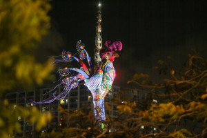 Galo Gigante j&aacute; reina sobre a Ponte Duarte Coelho