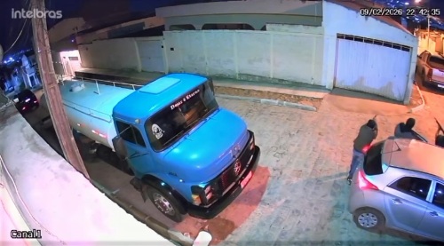 Vídeo mostra trio atirando contra portão de residência em Pesqueira, no Agreste de Pernambuco
/Reprodução/redes sociais