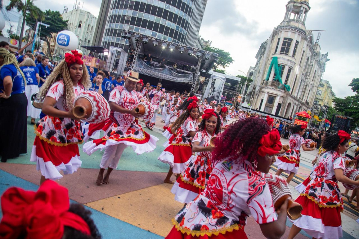 Apresentação de Tumaraca abre Carnaval 2026 no Recife (Foto: Karol Rodrigues/DP Foto)