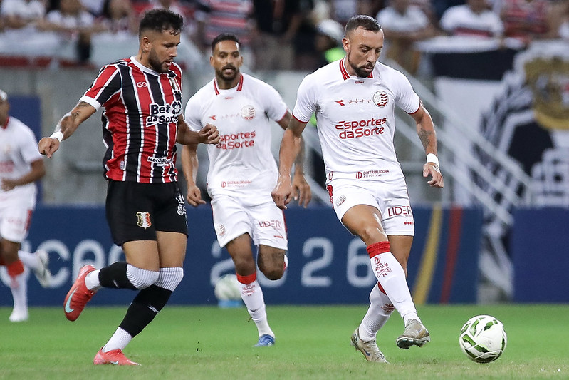 Paulo Sérgio marcou o gol da vitória no jogo de ida da semifinal entre Náutico e Santa Cruz/Rafael Vieira/CNC