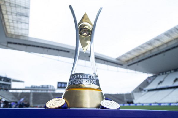 Staff Images Woman / CBF