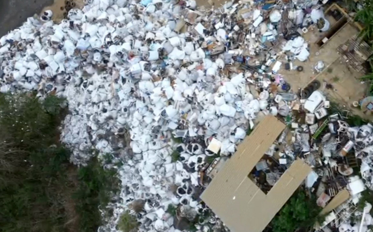 Flagra de toneladas de lixo de Fernando de Noronha/Reprodução/Redes sociais