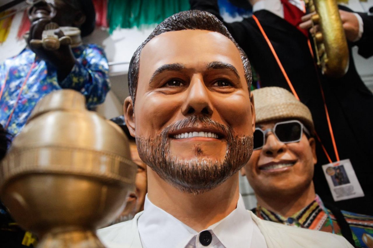 Boneco gigante do ator Wagner Moura (Foto: Marina Torres/DP Foto)