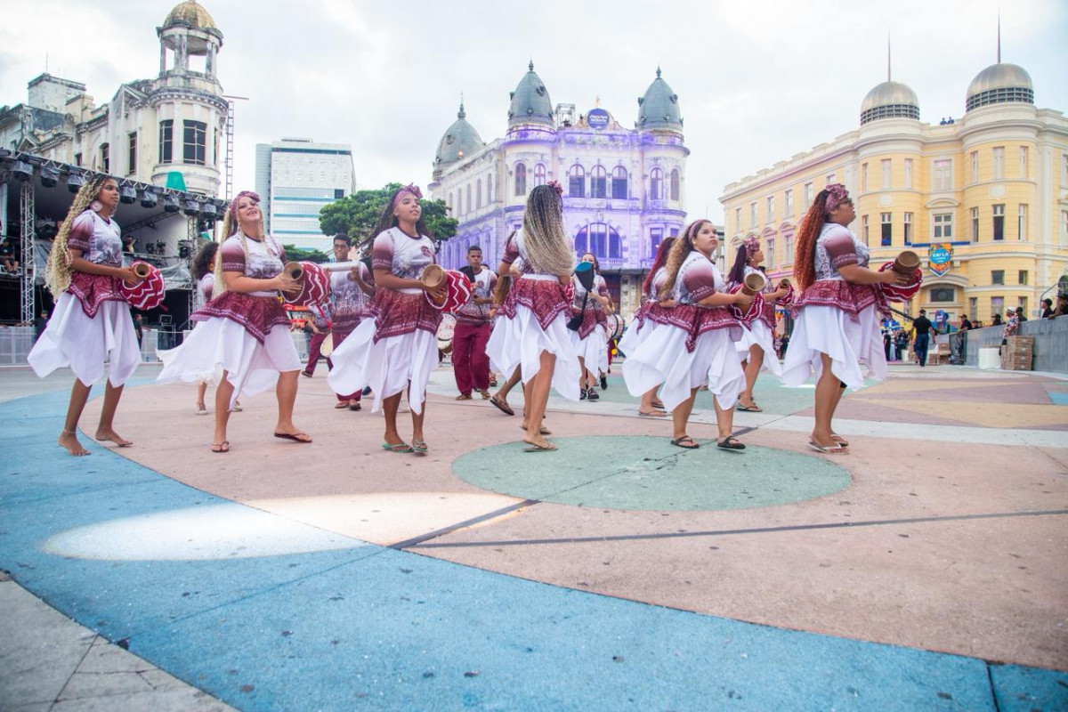 Tumaraca animou foliões na abertura do Carnaval 2026, no Marco Zero (Karol Rodrigues/DP)