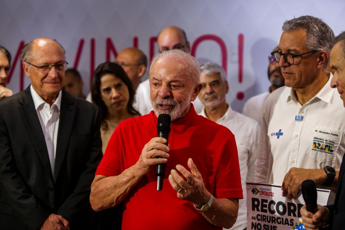 Presidente Lula (PT) visita fábrica da farmacêutica Aché, no Cabo de Santo Agostinho (Foto: Crysli Viana/ DP Foto)