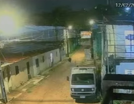 Ciúme leva homem a matar o próprio sócio a golpes de facão em Olinda/Foto: Reprodução/Câmeras de segurança