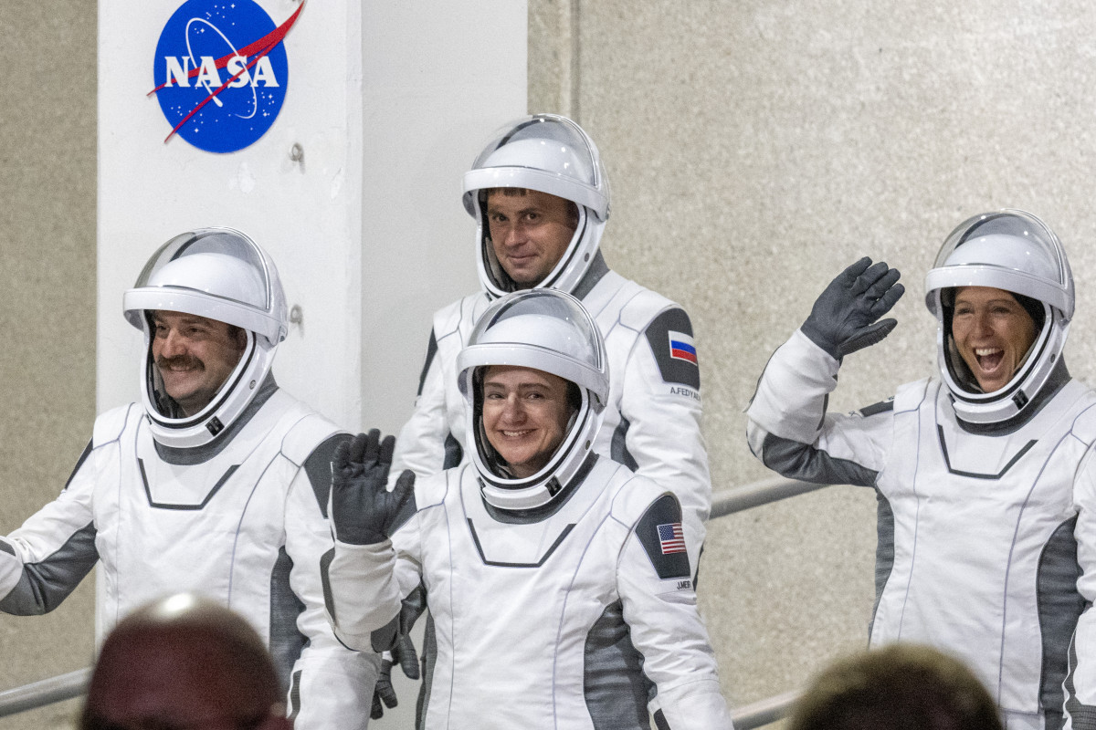 Tripulação é formada pelos astronautas Jessica Meir (EUA), Jack Hathaway (EUA), Sophie Adenot (França) e Andrey Fedyaev (Rússia)/ Jim Watson/AFP