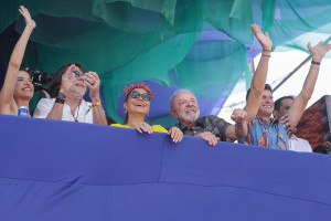 Carnaval 2026: Com Raquel e Jo&atilde;o, Lula  participa do desfile do Galo da Madrugada no Recife 