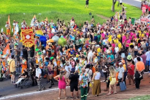 P&uacute;blico no desfile do bloco Vassourinhas neste s&aacute;bado (14)