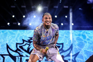 Noite do Marco Zero do Recife festeja s&aacute;bado de carnaval com mistura de ritmos; confira fotos