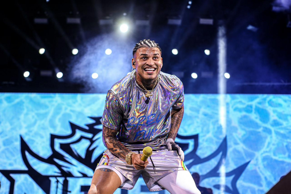 Anderson Neiff fez o show de encerramento do sábado (14) no Marco Zero do Recife/Prefeitura do Recife/Divulgação