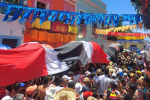 Tro&ccedil;a Carnavalesca Mista Of&iacute;dica Et&iacute;lica Er&oacute;tica Minha Cobra