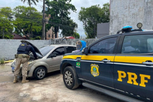 PRF verificou que carro havia sido roubado h&aacute; um m&ecirc;s