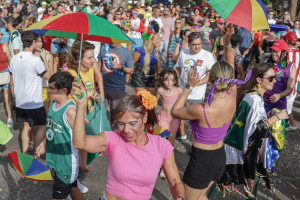 Galinho de Bras&iacute;lia busca, h&aacute; 34 anos, manter viva a tradi&ccedil;&atilde;o do frevo pernambucano no carnaval de Bras&iacute;lia