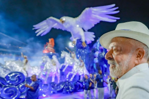 O presidente Lula foi homenageado pela escola de samba Acad&ecirc;micos de Niter&oacute;i