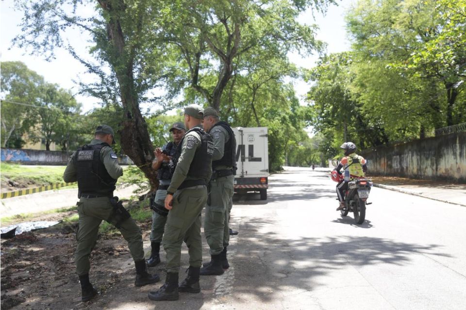 Homem foi localizado por volta das 7h, por moradores do bairro do Arruda, que acionaram a polícia/Crysli Viana/ DP Foto