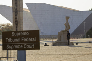 STF diz que inqu&eacute;rito identificou diversos e m&uacute;ltiplos acessos il&iacute;citos ao sistema da Receita. 