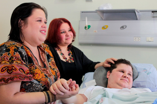 Lucas Lyra com a família em julho de 2015 (Paulo Paiva/Acervo DP)