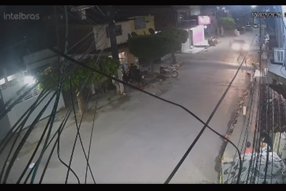 Carro em alta velocidade atropelou idoso em Barreiros, na Mata Norte/REPRODUÇÃO/VÍDEO