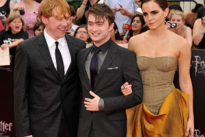 Rupert Grint, Daniel Radcliffe e Emma Watson na premiere de "Harry Potter e as Rel&iacute;quias da Morte: Parte 2"