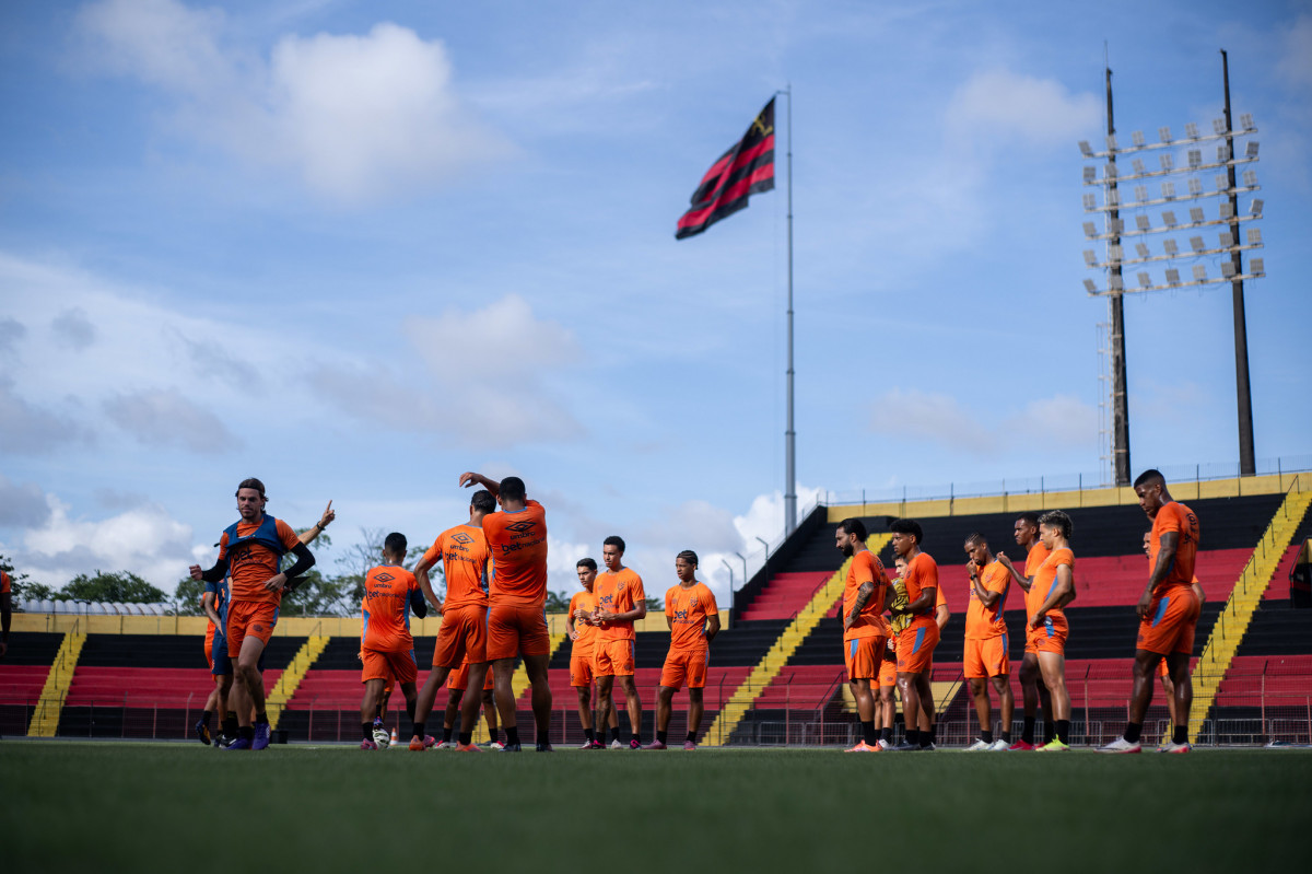 Elenco do Sport em treinamento na Ilha do Retiro/IGOR CYSNEIROS/SPORT RECIFE
