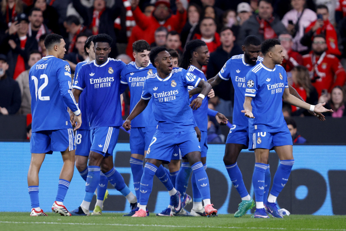 Time do Real Madrid reunido após caso de racismo contra Vini Jr em partida com o Benfica/FILIPE AMORIM / AFP