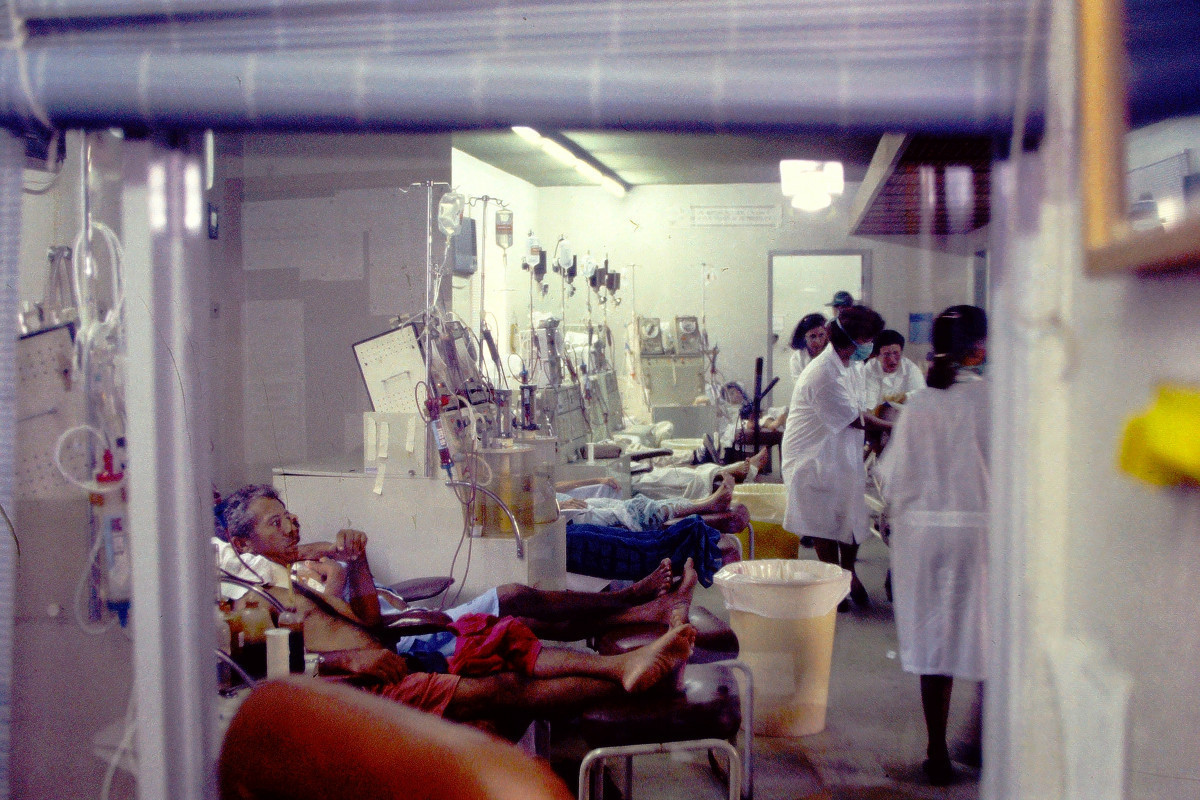 A 'Tragédia da Hemodiálise' matou pelo menos 60 pacientes do Instituto de Doenças Renais (IDR) de Caruaru, no Agreste, em 1996/Foto: Acervo DP/Léo Caldas
