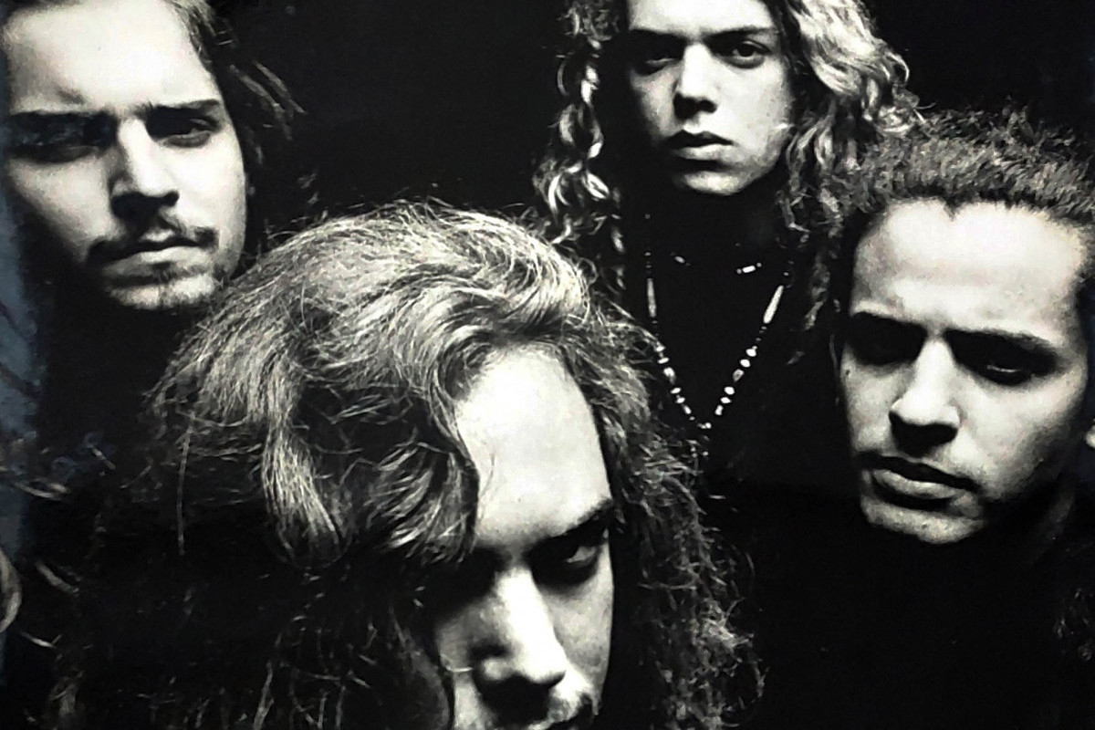 Em 1996, banda Sepultura era formada pelos irmãos Max e Iggor Cavalera, Andreas Kisser e Paulo Xisto Jr./Acervo DP