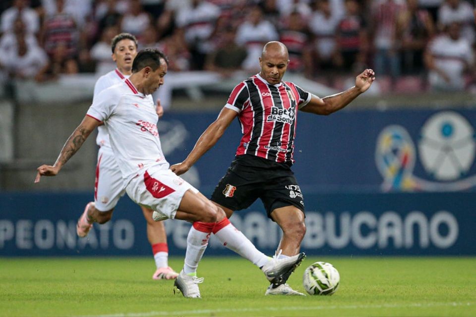 Partida entre Santa Cruz x Náutico na Arena de Pernambuco/Rafael Melo/FPF