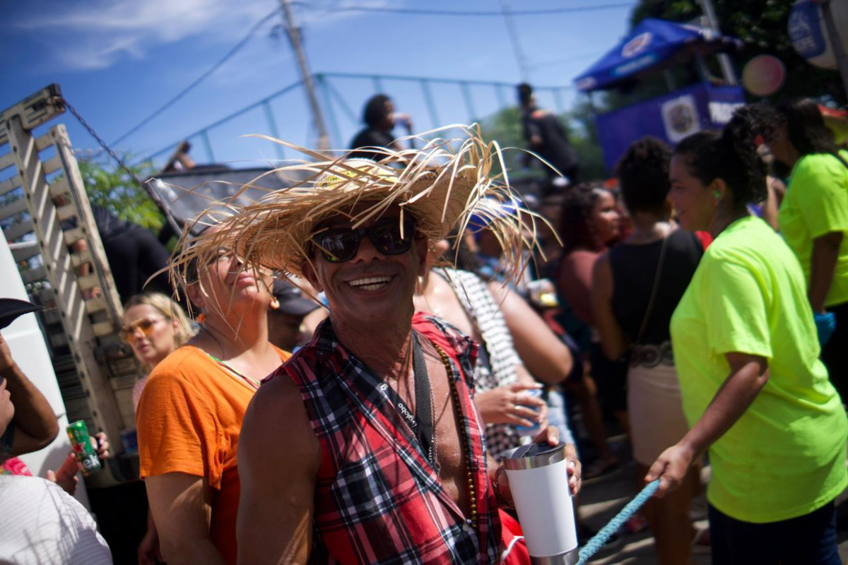 Grande parte dos foliões deste domingo (22) usava xadrez e chápeu de palha (Francisco Silva/ DP foto)