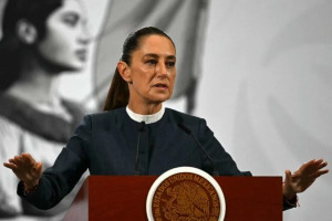 A presidente do M&eacute;xico, Claudia Sheinbaum, discursa durante sua coletiva de imprensa di&aacute;ria